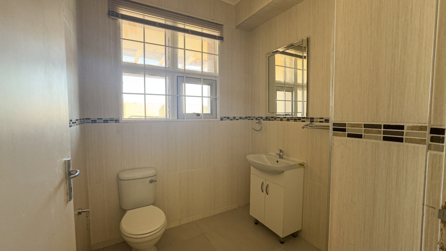 8 Bedroom Property for Sale in Middedorp Western Cape
